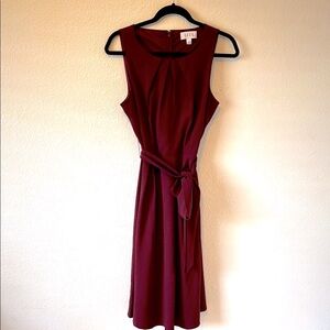 Elle Sleeveless Midi Dress in Burgundy